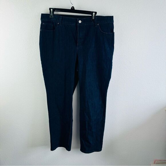 Chicos Fabulously Slimming Jeans Size 2.5 (14) Short - Picture 1 of 3